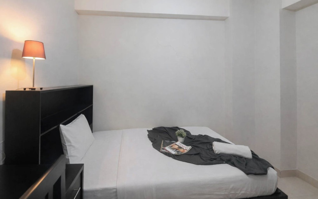 Homelike And Minimalist 2Br At Apartment Pinewood