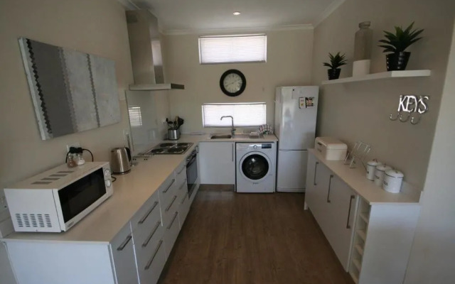 York Mews 14 by CTHA