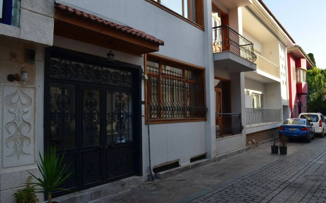 Old Town Deluxe Flats