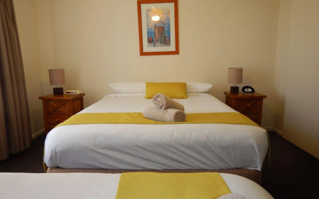 Manera Heights Apartment Motel