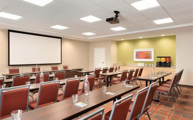 Home2 Suites By Hilton Milwaukee Brookfield