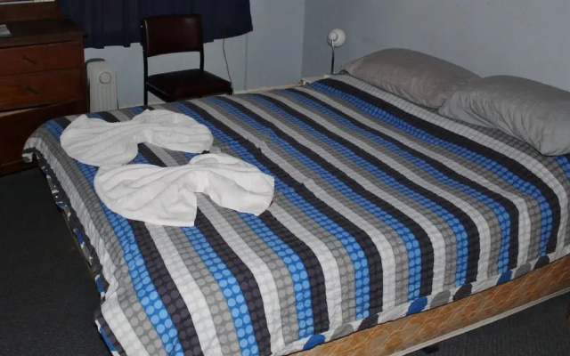 Royal Exchange Hotel Burra – Guest Rooms – Burra