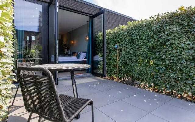 Romantic Getaway With Garden