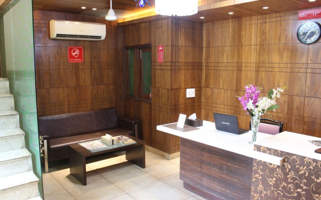 Hotel Jashn Inn near Apollo Hospital, Delhi
