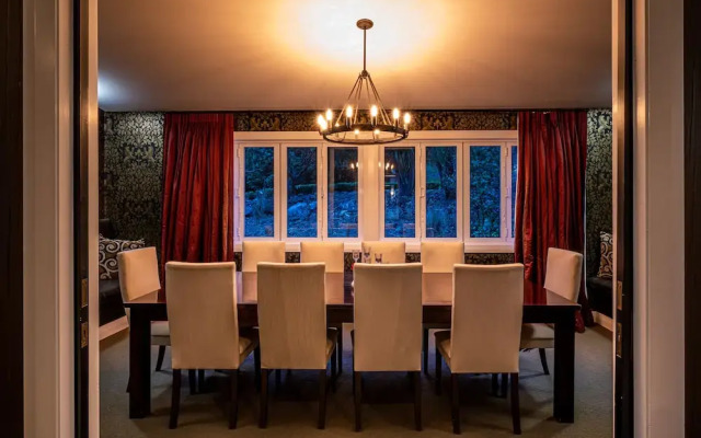Woodhouse Mountain Lodge