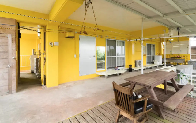 Pension Yellow House