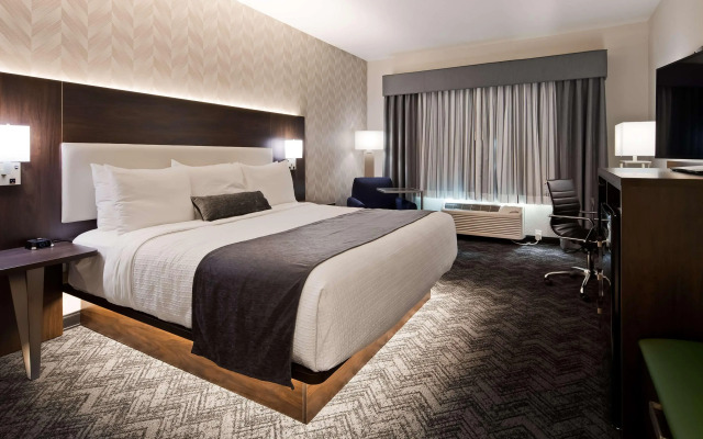 Best Western Plus Parkside Inn & Suites