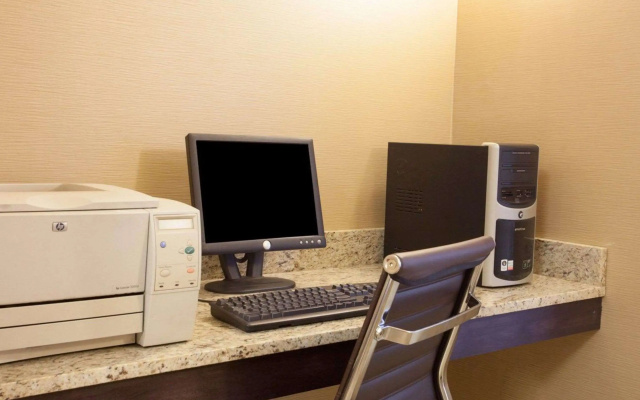 Quality Inn & Suites I-40 East