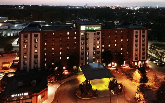 Holiday Inn & Suites Windsor Ambassador Bridge by IHG