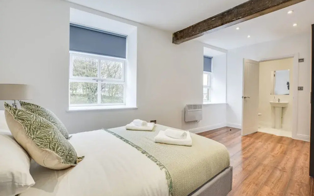 Host Stay Canalside Lofts Apartment