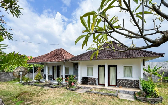 Hepi Bungalow Lovina Mitra RedDoorz