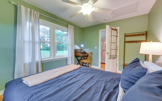 Riverfront Virginia Home - Dock, Fire Pit & Kayaks