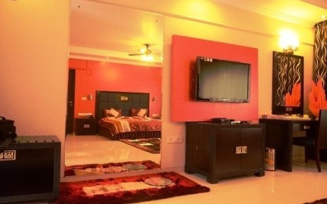 OYO 2303 Hotel Royal Mirage – Guest Rooms – Calangute