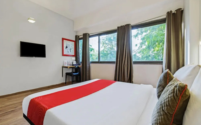 OYO Townhouse 030 Ashram Road Ahmedabad