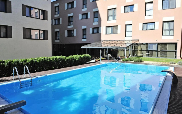 Melrose Apartments 2