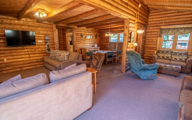 Castle Mountain Lodge