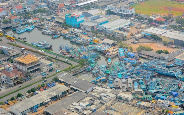 Simply Spacious 1BR Apartment at Green Bay Pluit