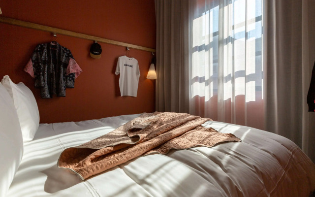 Mob Hotel Paris les Puces