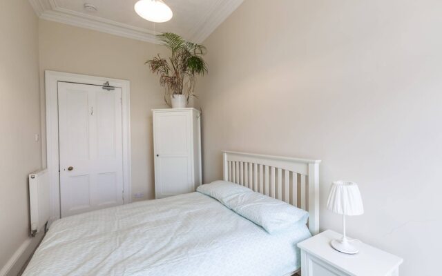 Guestready - Lovely 4BR Family Flat in Edinburgh's City Centre