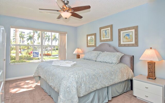 Vista Verde East by Vtrips