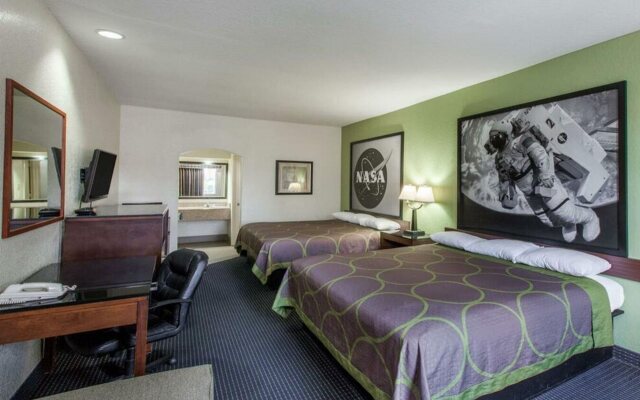 Super 8 by Wyndham Houston Hobby Airport South