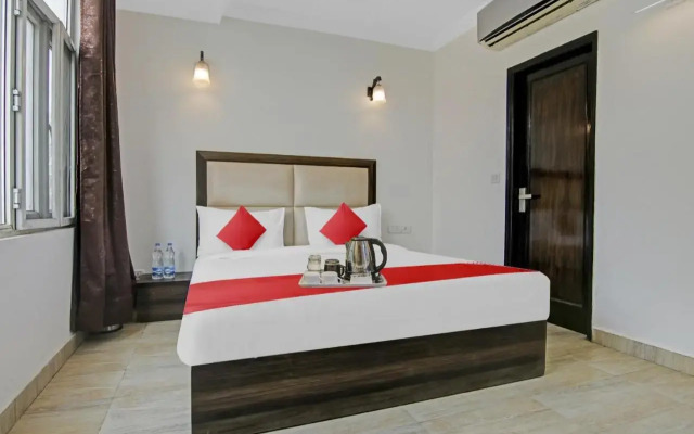 Oyo Flagship 701536 The Grand Bella