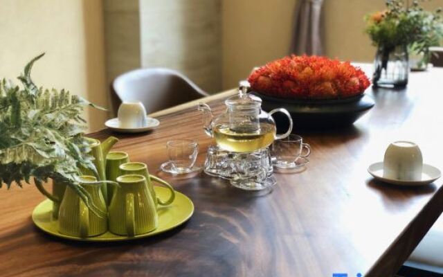 Tianyi Fangcaodi Holiday Hotel