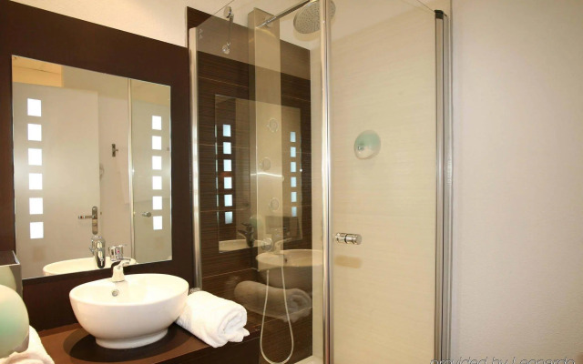 Zenia Hotel & Spa