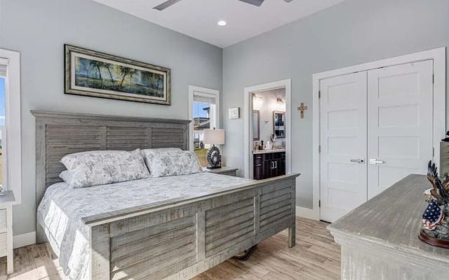 Tranquil Waters 8 Bedroom Home