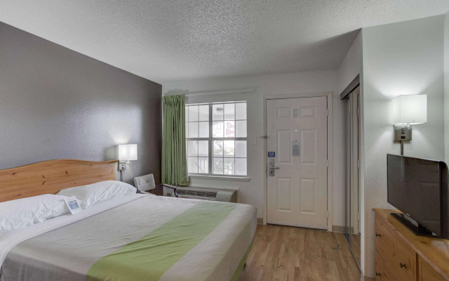 Sonesta Simply Suites Houston W Beltway