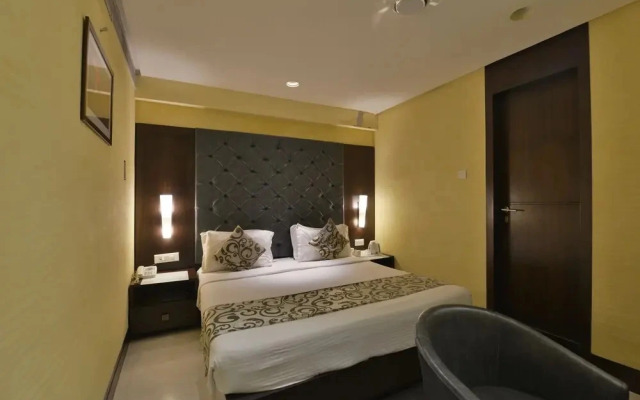 Hotel The Golden Oak Central by Citrus Prime