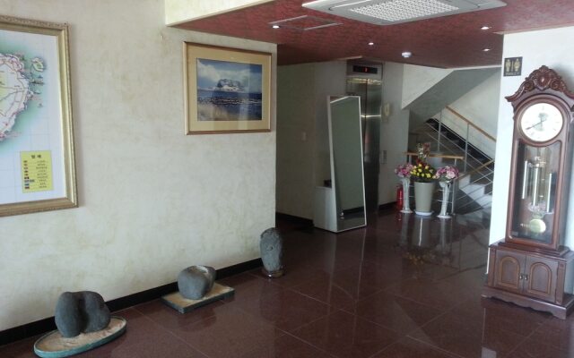 Eden Hostel