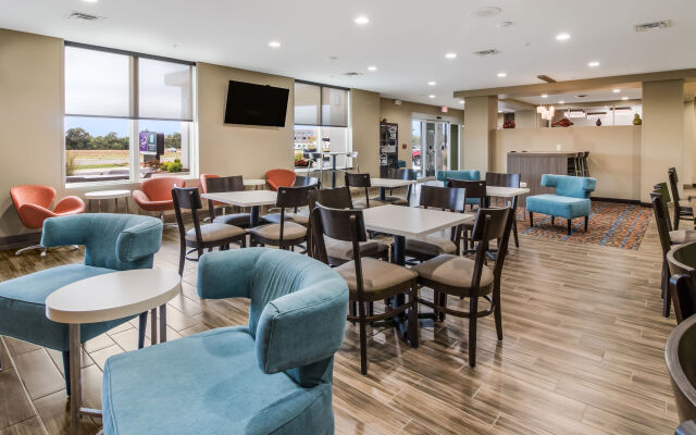 Comfort Inn & Suites