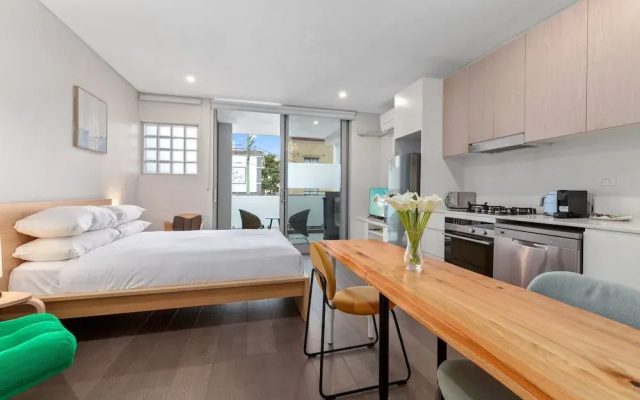 Bright Studio With Balcony Near Coogee Beach