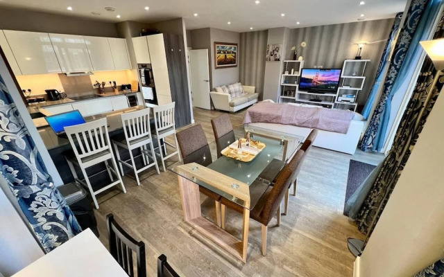 Luxury 5 Penthouse Greenwich Sleep 9 With Parking