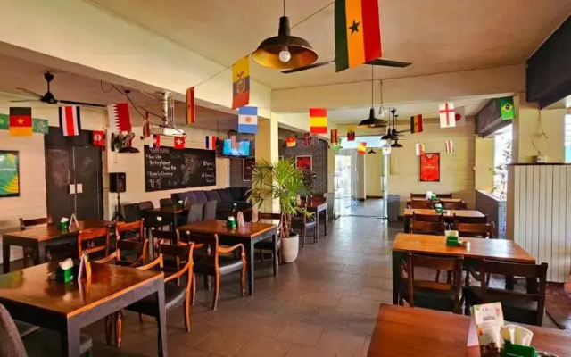 OYO 233 The Lion Pub & Hotel