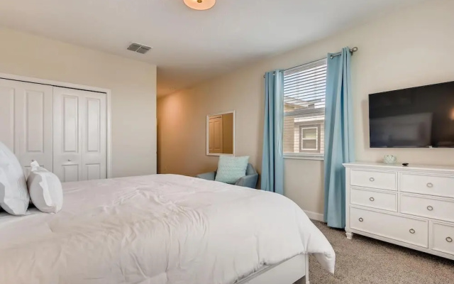 8923 CC - Fabulous 5BR Single Family: Sleeps 12 - Private Pool -