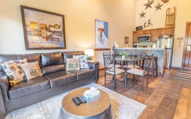 Arapahoe Lodge #8102 by Summit County Mountain Retreats