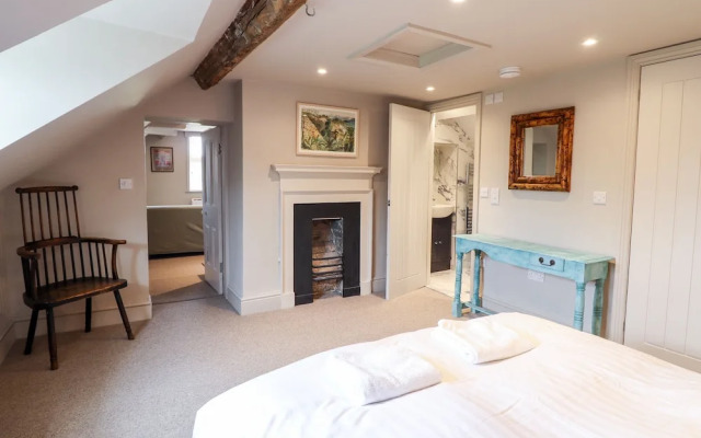 Rock House Apartment