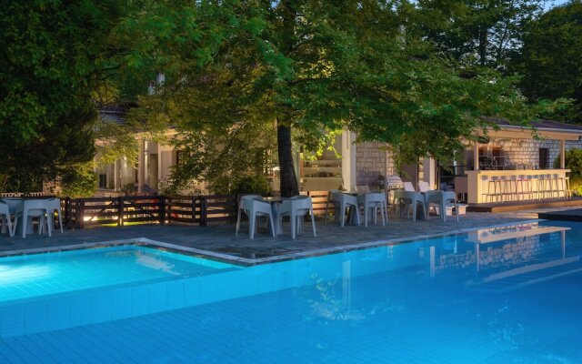 Gefyri Hotel