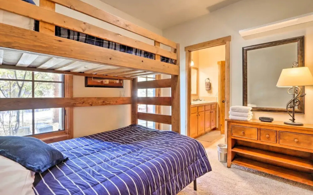 Ski-in/ski-out Donnelly Townhome w/ Hot Tub!