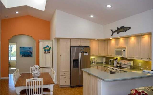 Lakeside Beach House by RedAwning