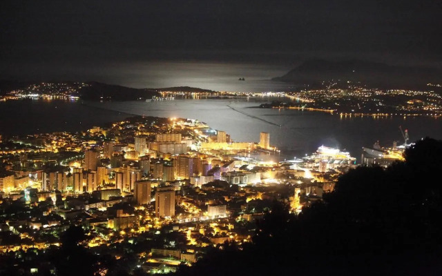 T2 40m2 Ollioules, la Nature, a 10 Mins Des Plages