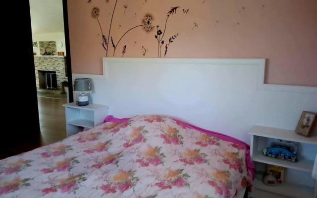 Nino's Veranda Apartment