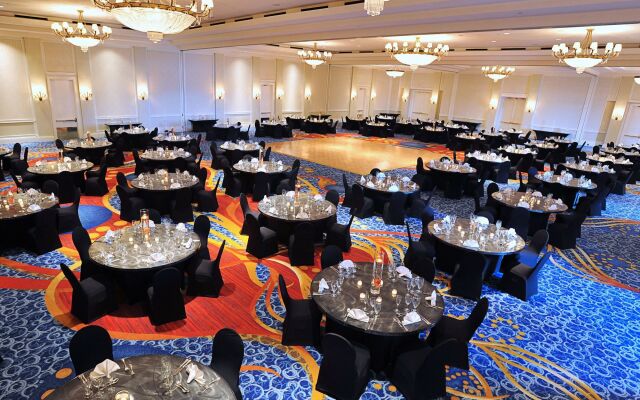 Renaissance Portsmouth-Norfolk Waterfront Hotel