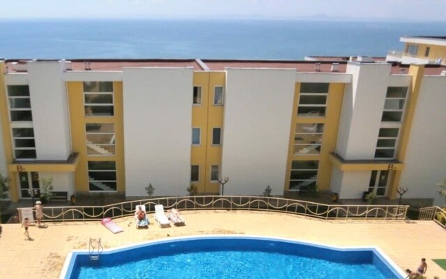 Beautiful 2-bed Apartment in Sveti Vlas