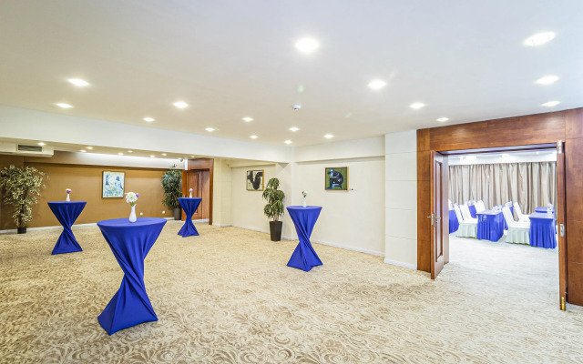 Kempinski Hotel Khan Palace
