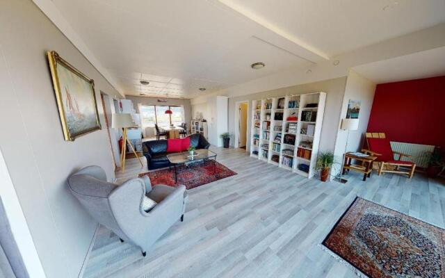 Kleifar: Ocean View Apartment