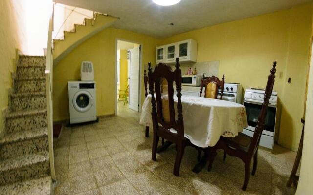 Casa Sandra Y Mariela