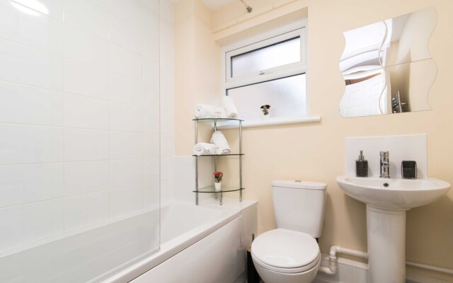 Coventry- Jenner Pet Friendly 2 Bedroom Apartment
